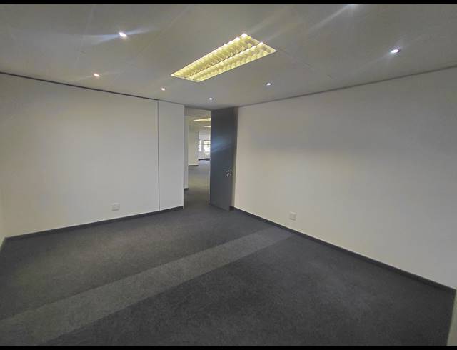 360M² OFFICE TO LET IN BRYANSTON